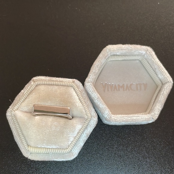 Vivamacity's Enzo Ring - Size 6 - Picture 2 of 3